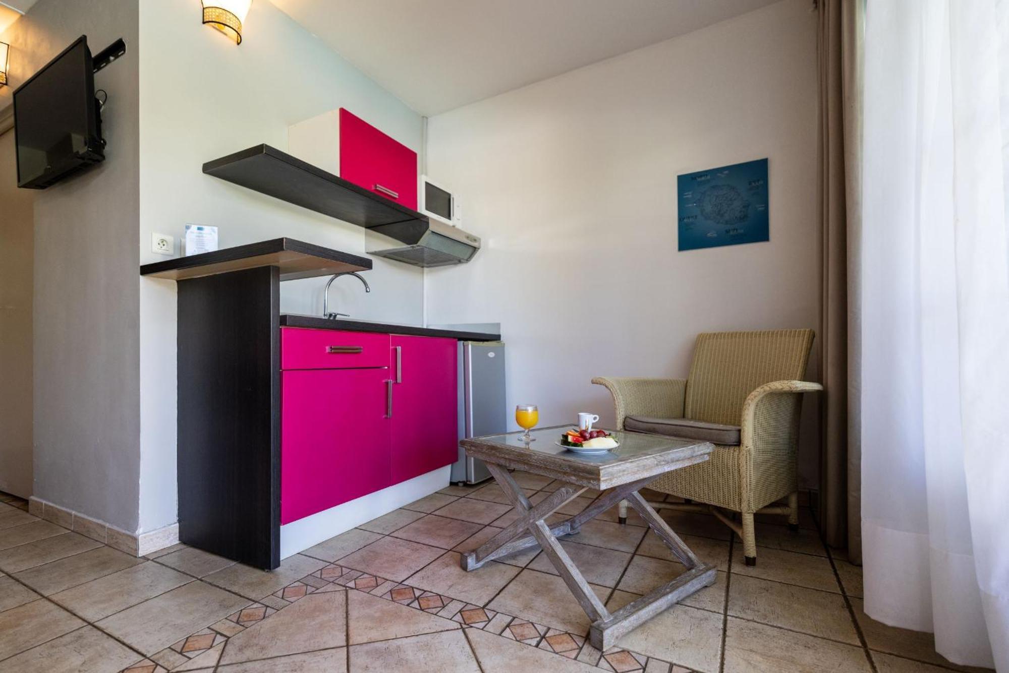 Hotel Les Creoles Saint-Gilles-les-Bains Buitenkant foto