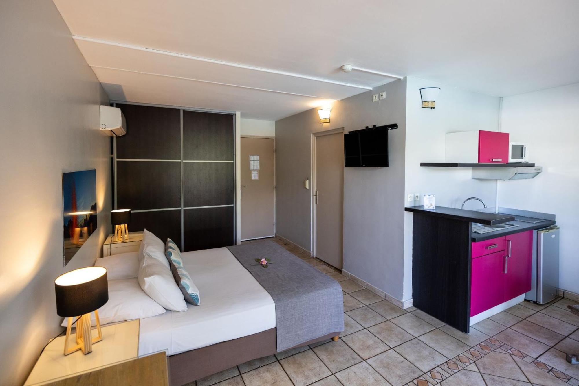 Hotel Les Creoles Saint-Gilles-les-Bains Buitenkant foto