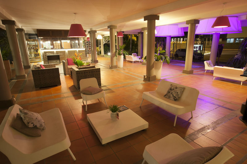 Hotel Les Creoles Saint-Gilles-les-Bains Buitenkant foto