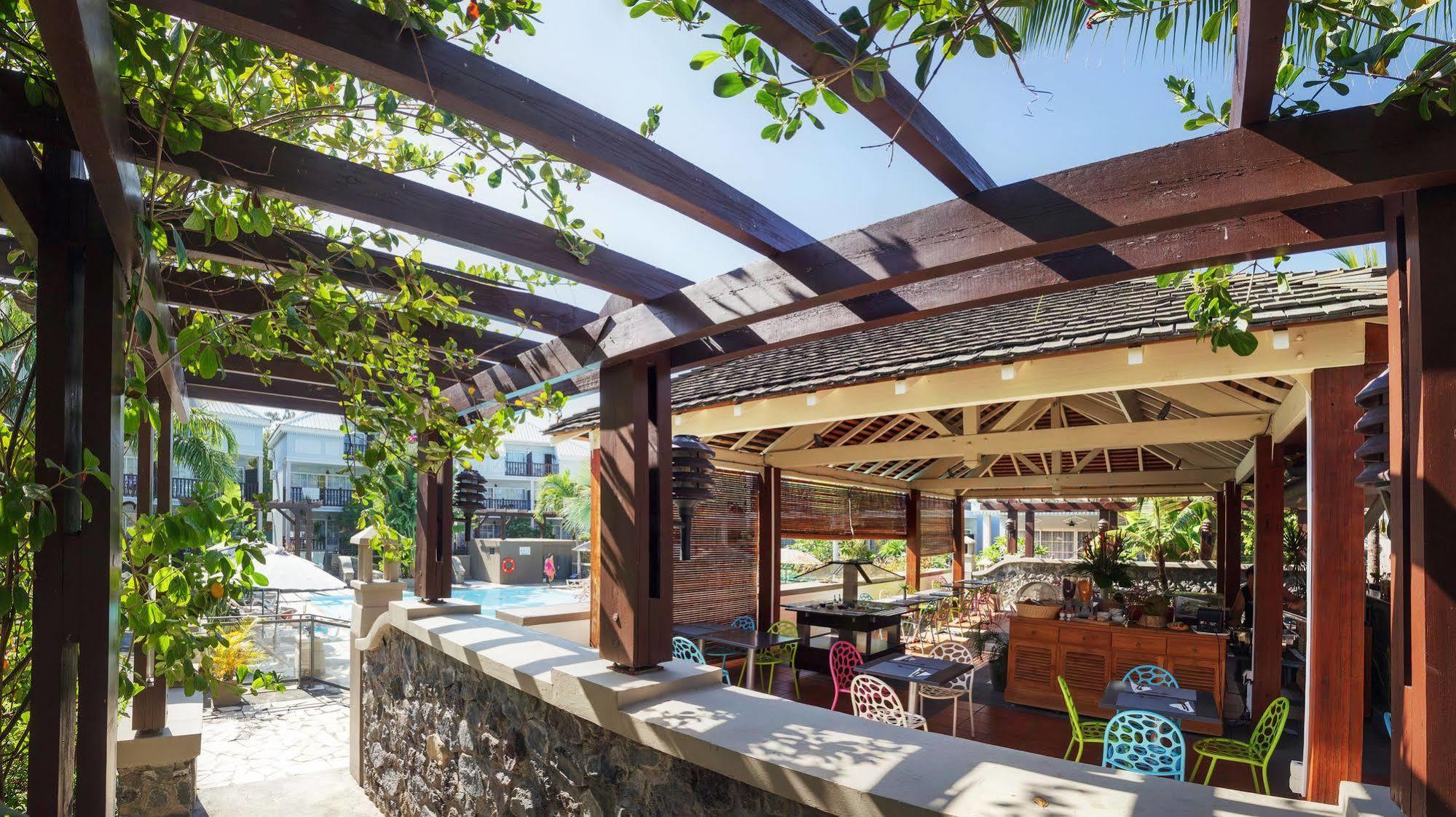 Hotel Les Creoles Saint-Gilles-les-Bains Buitenkant foto